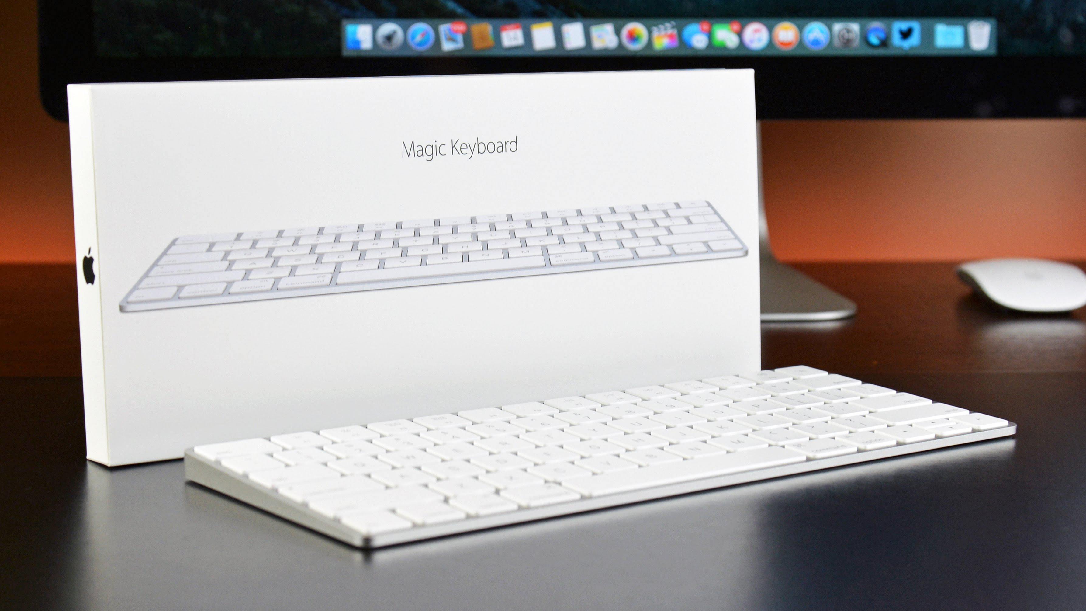 Apple Magic Keyboard NEW (MLA22)