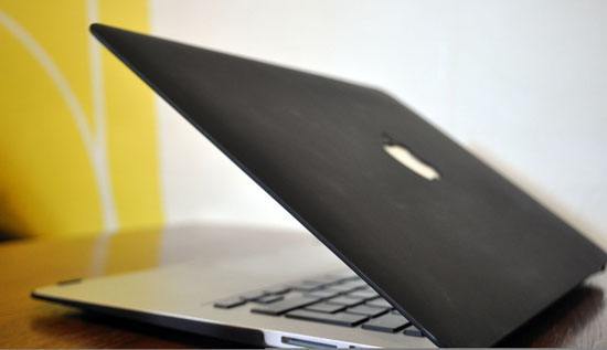ехол защитный пластиковый для Macbook Pro 13 black
