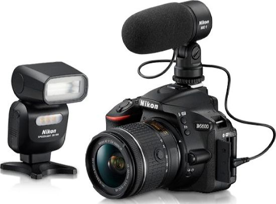 Nikon D5600 + AF-S 18-105 VR Kit