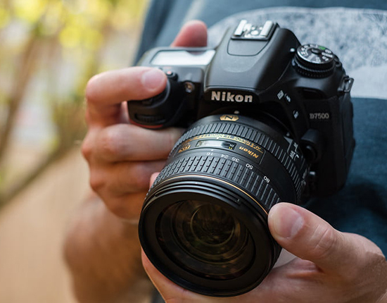 Объектив Nikon AF-S DX VR Nikkor 16-80mm f/2,8-4E ED